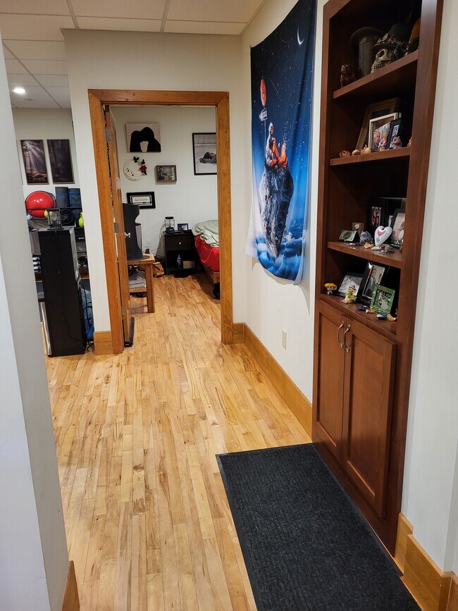 Photo - 437 Main St Unit 3