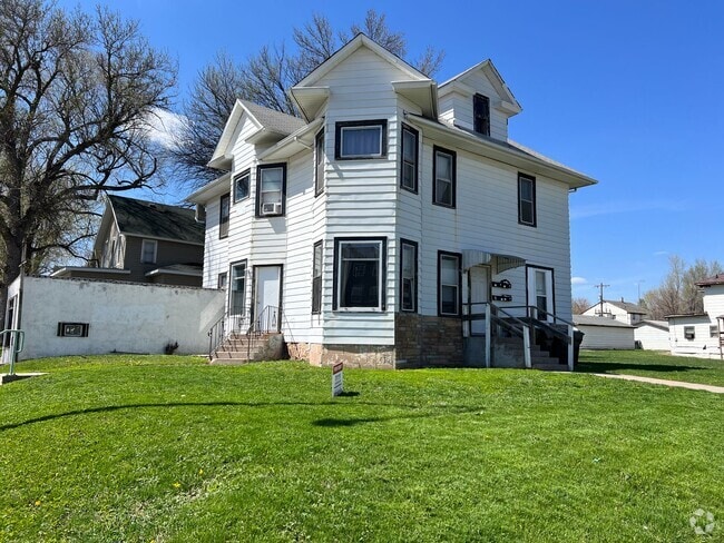 Building Photo - 1BR/1BA Apartment in Multi-Family Unit Apt. 2