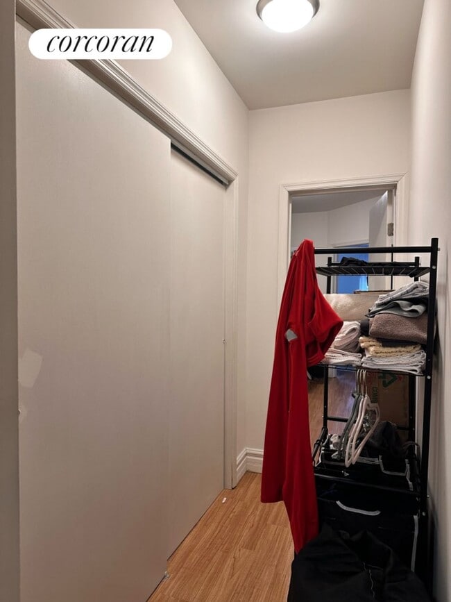 Photo - 517 E 81st St