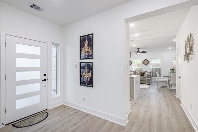 Photo - 7806 Comal St