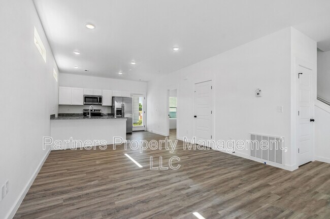 881 Ventnor Ave