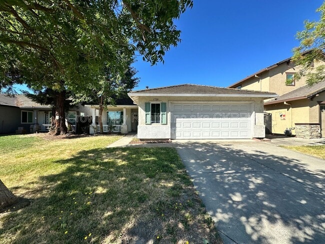 Building Photo - 1720 Alcira Nunez St