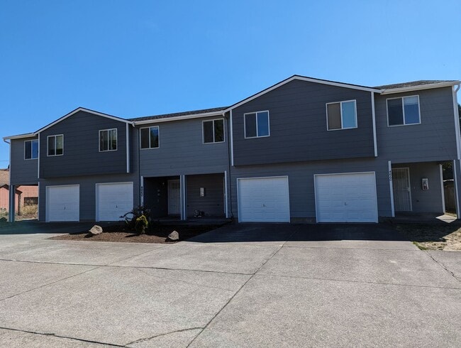 Building Photo - 4860 48th Loop Unit D