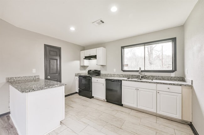 Photo - 2718 Summertime Dr