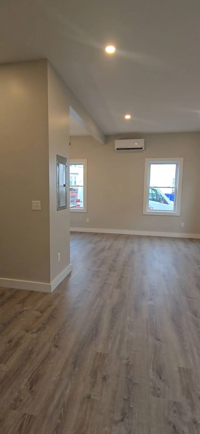 Photo - 222 Montaup St Unit B