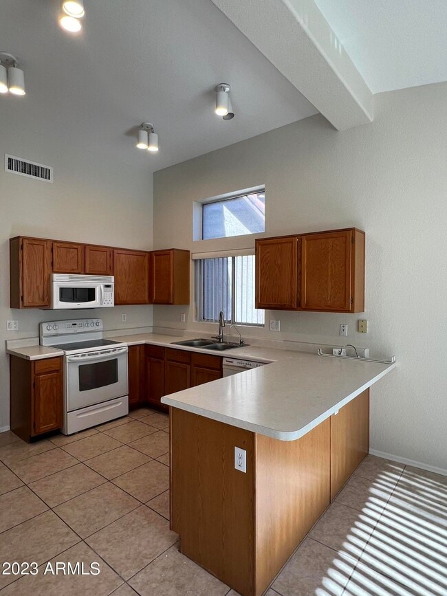 Photo - 1561 E Stanford Ave