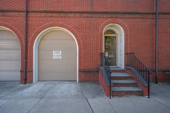 Photo - 1832 Fairmount Ave