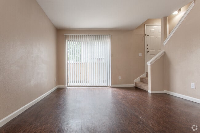 1 BR, 1 BA - 722 SF - Townhouse