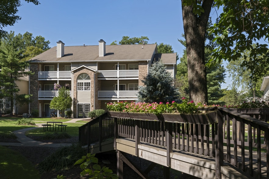 Sturbridge Square