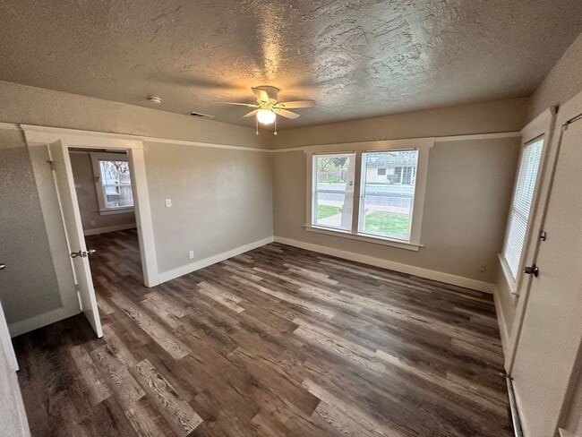 Building Photo - 2901 E Olive Ave Unit 2901 E. Olive Ave. #A Rental