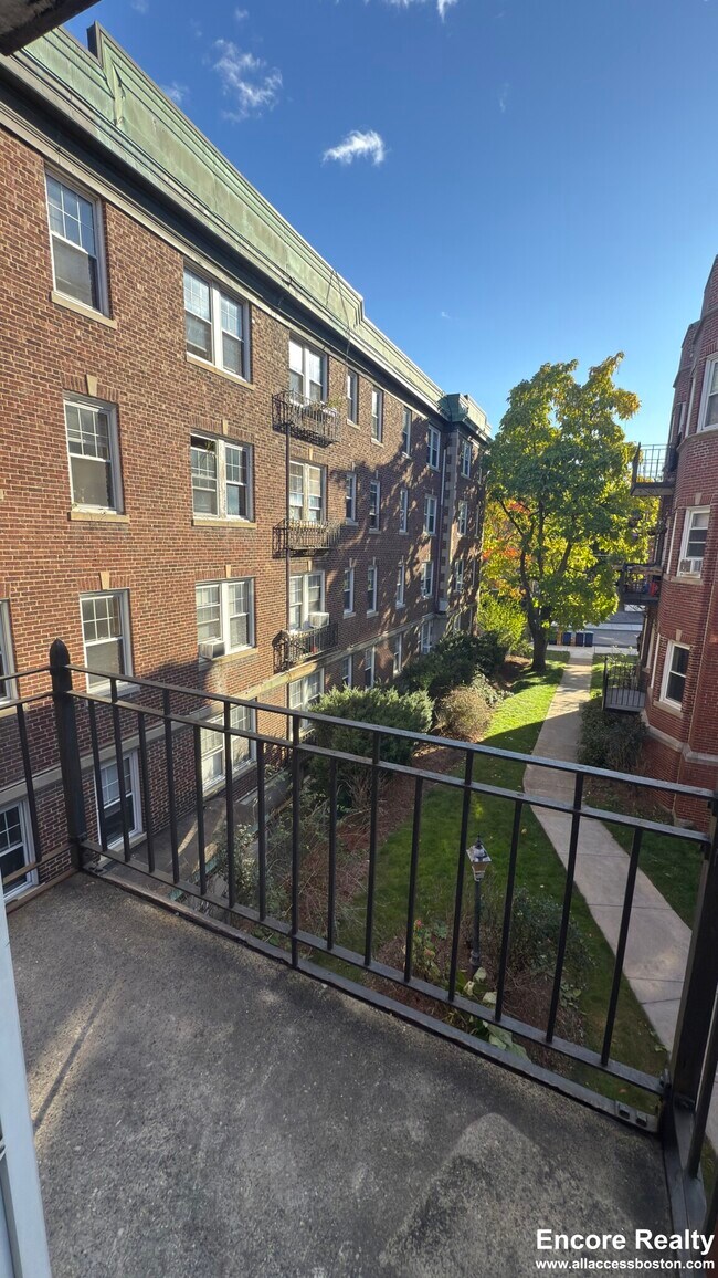 Photo - 163 Summer St Unidad 29