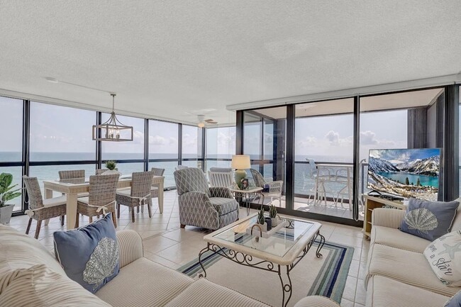 Building Photo - 10410 S Ocean Dr Unit Penthouse