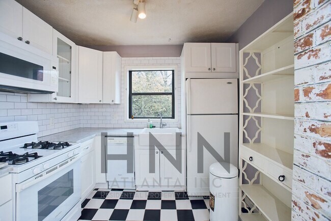 706 Argonne Ave NE Unit 4