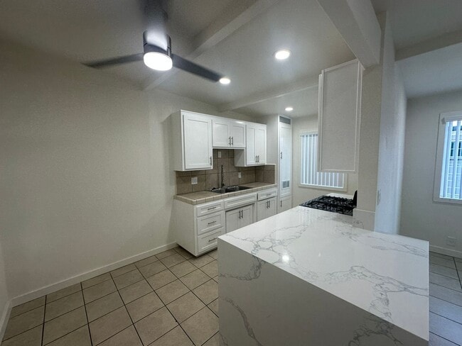 Remodeled 1 Bedroom Unit in Orange - Remodeled 1 Bedroom Apartment Unit in Orange Unit 1443