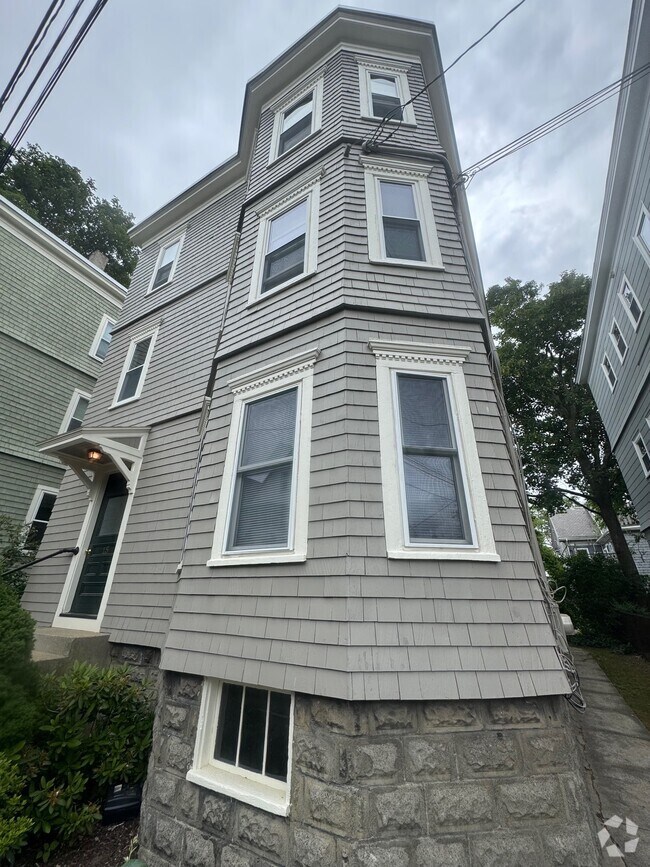 Building Photo - 15 Belmont Sq Unit 1 Rental