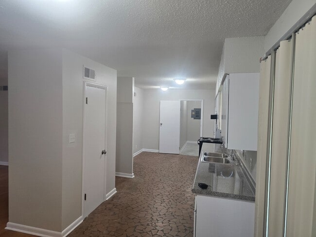 Photo - 20 Sweetbriar Cir