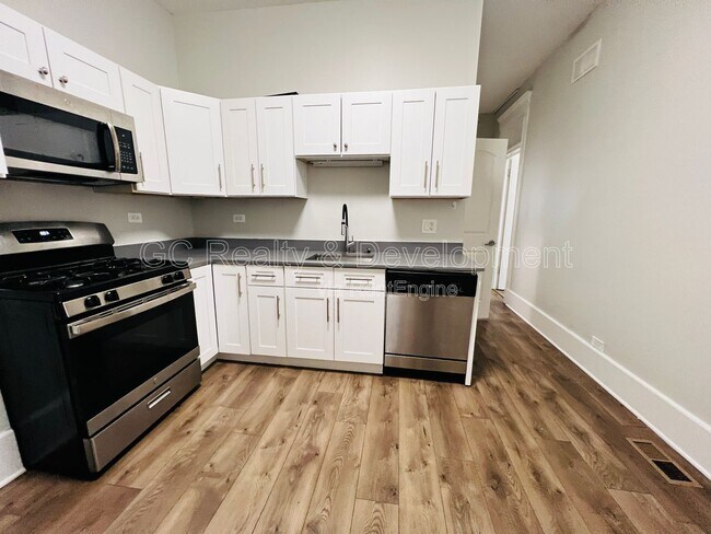 Photo - 6401 S Eberhart Ave Unit 1