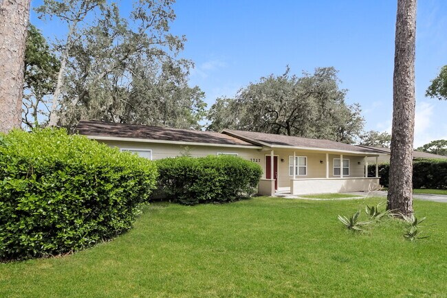 Photo - 7727 Range Dr