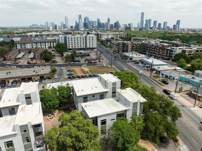 Building Photo - 1702 S Lamar Blvd Unit 30