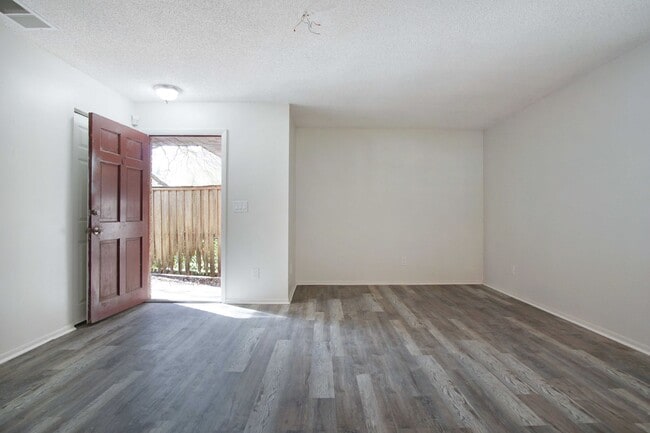 Photo - 2287 Avenue G NW Unit C