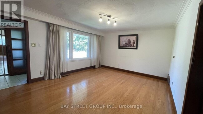 Photo - 260 Moore Park Ave