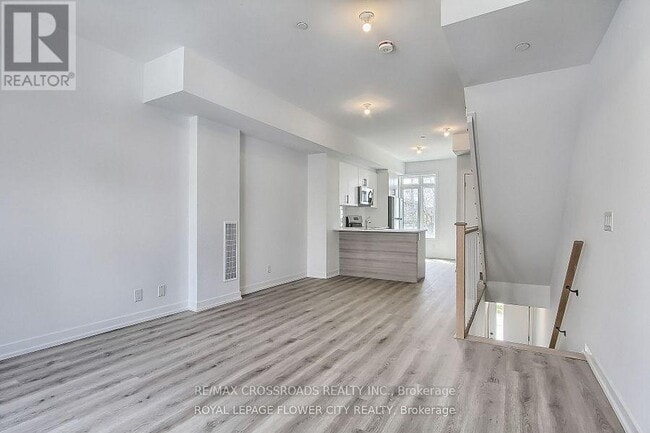 Photo - 98 Bartley Dr