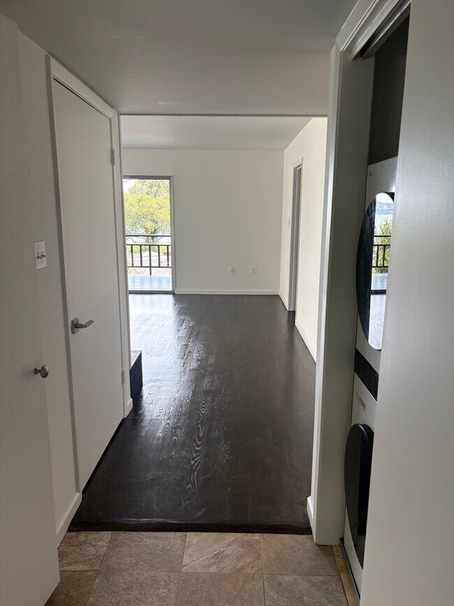 127 Edwards Ave Unit 127 Edwards Ave