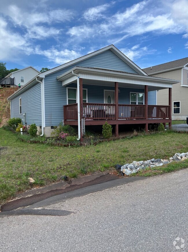 Building Photo - North Asheville Beauty Rental