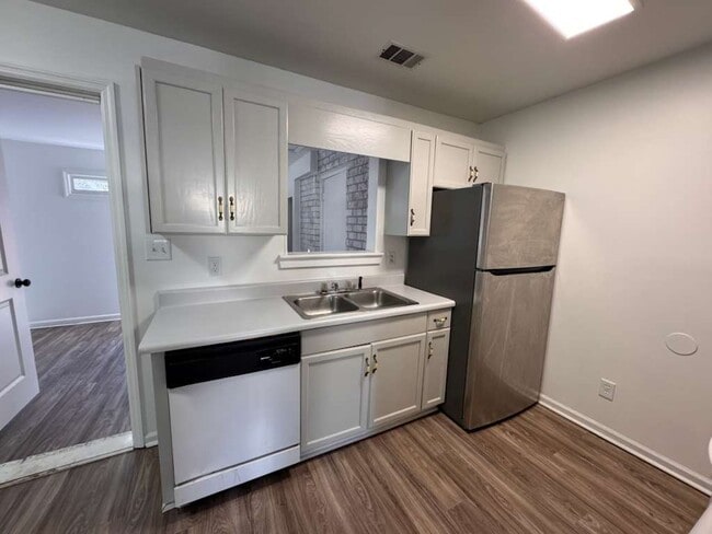 Photo - 3735 Oakwood Hills Dr