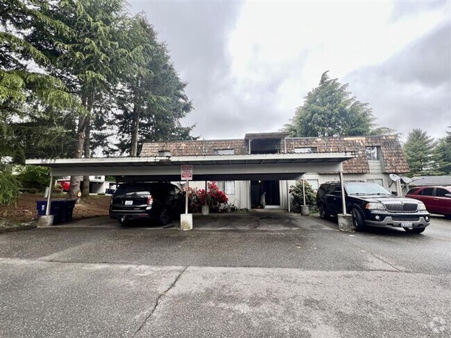 Building Photo - Upper-Floor Unit in Fourplex near Tacoma Mall Rental