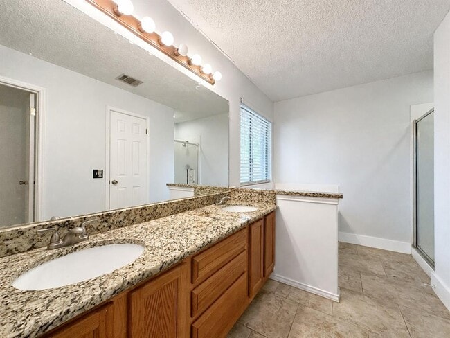 Photo - 1903 Balsam Way