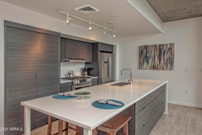 100 W Portland St Unit 504