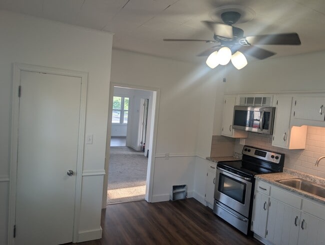 Photo - 1068 W Washington St