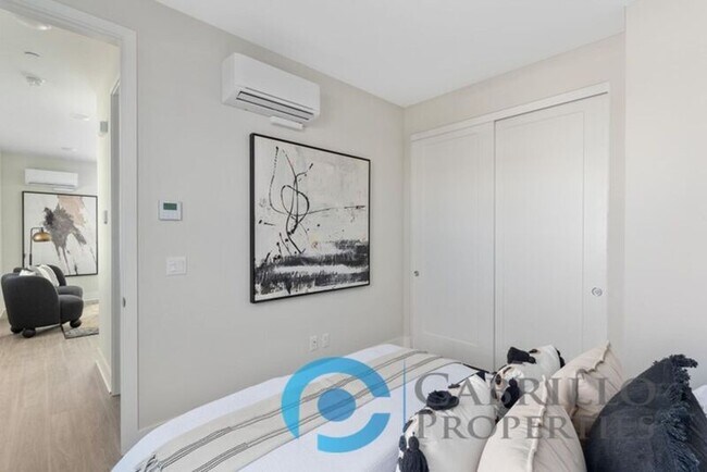 Photo - 1695 Saturn Blvd
