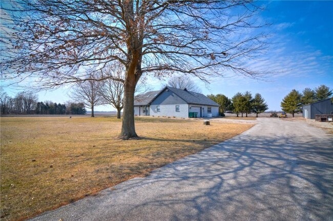 Building Photo - 3 bedroom in Decatur IL 62526 Rental