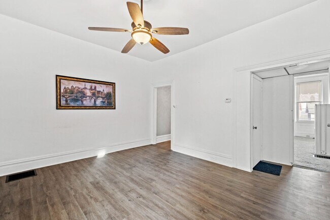 Photo - Amazing 3 bedroom home in Mt. Washington available June 1st!