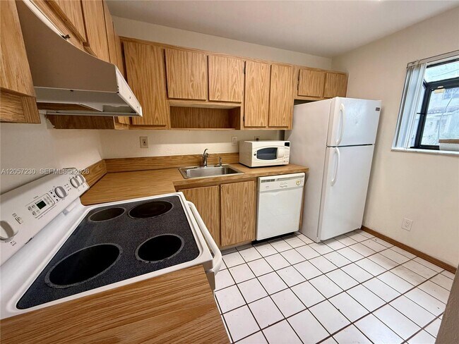 Photo - 114 Gardens Dr Unit 104