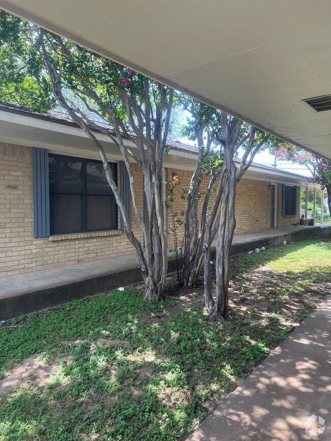Building Photo - Close to Reicher School Rental