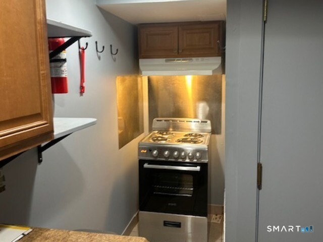 Photo - 2136 Barnum Ave