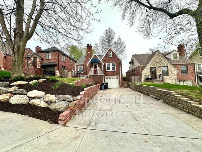 Photo - 5120 Franklin St