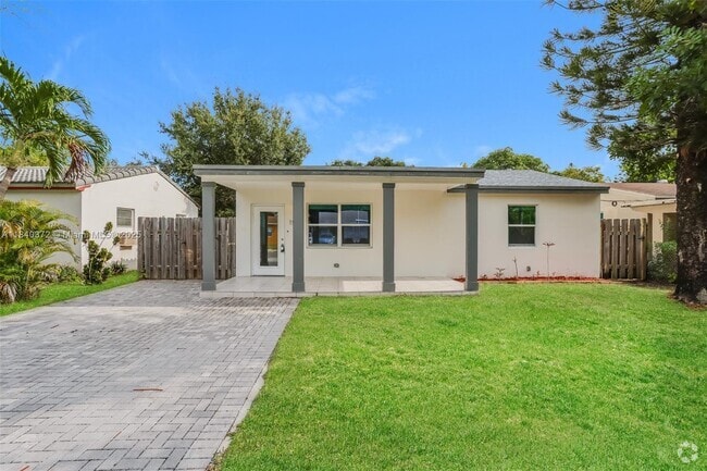 Building Photo - 1520 NW 1st Ave Rental