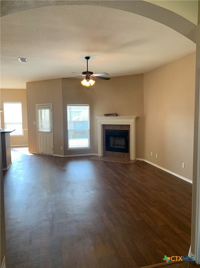 Photo - 1113 Branchwood Way