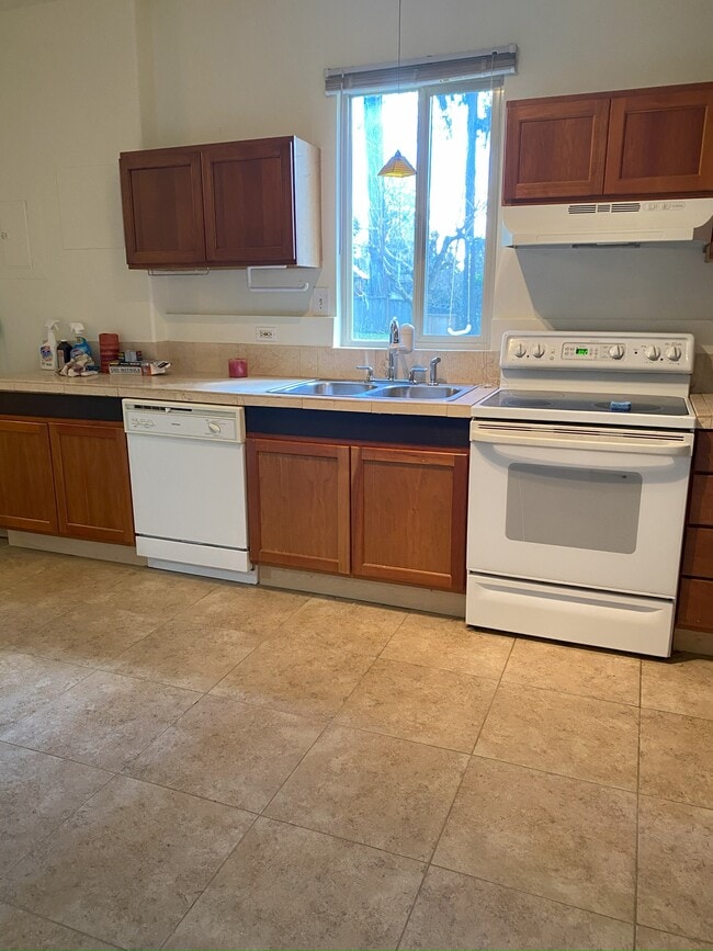 Building Photo - 11425 Juanita Dr NE Rental