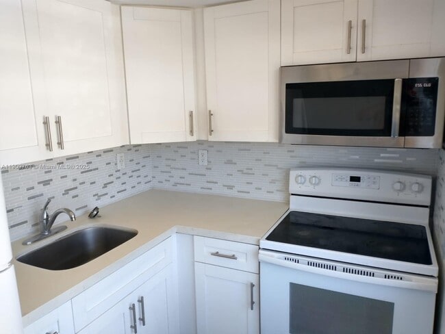 Photo - 17031 NE 21st Ave Unit 3