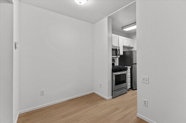 Photo - 10960 Ashton Ave Unit 204