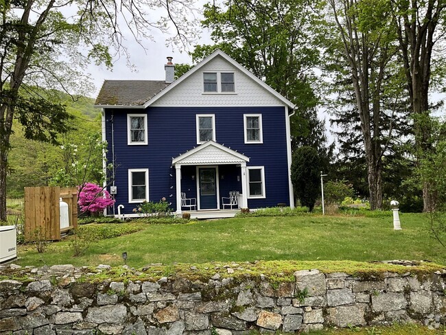 Building Photo - 55 Manitou Station Rd Rental