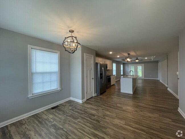 Building Photo - 3 Ranch Single Family Home- Fitness, Pools...