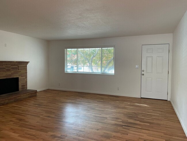 Photo - Nice 3 Bedroom 2 Bath Home-Office Space-Lo...