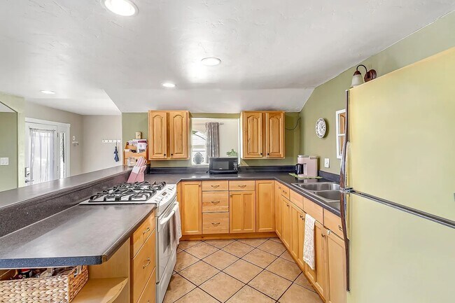 Photo - 1420 Pinyon Ave