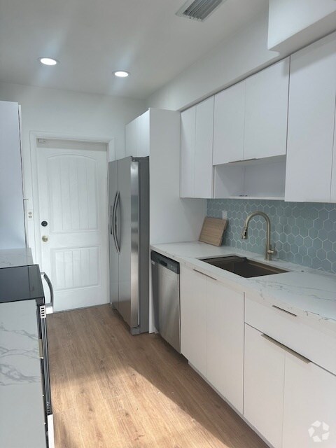Building Photo - 14420 NE 3rd Ct Unit 14422 North Miami Rental